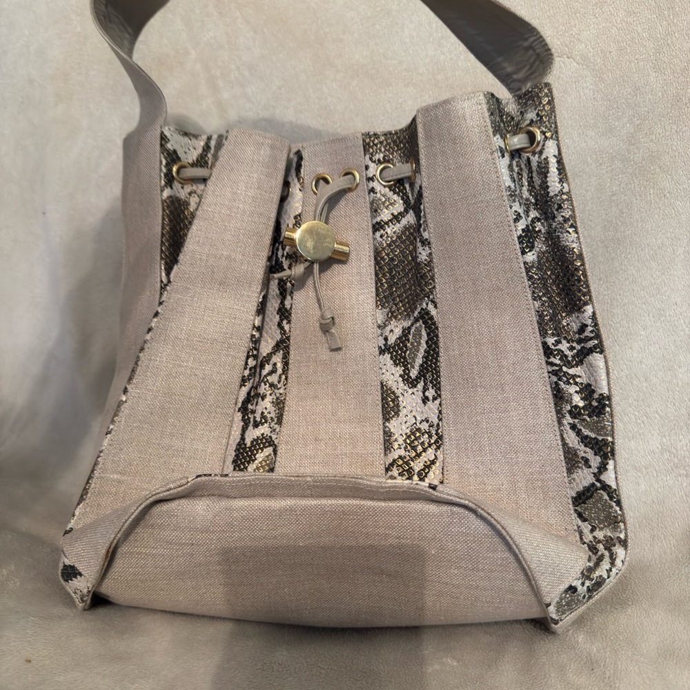 Stuart Weitzman Neutral Beige Snake-Print Bucket Shoulder Bag vintage